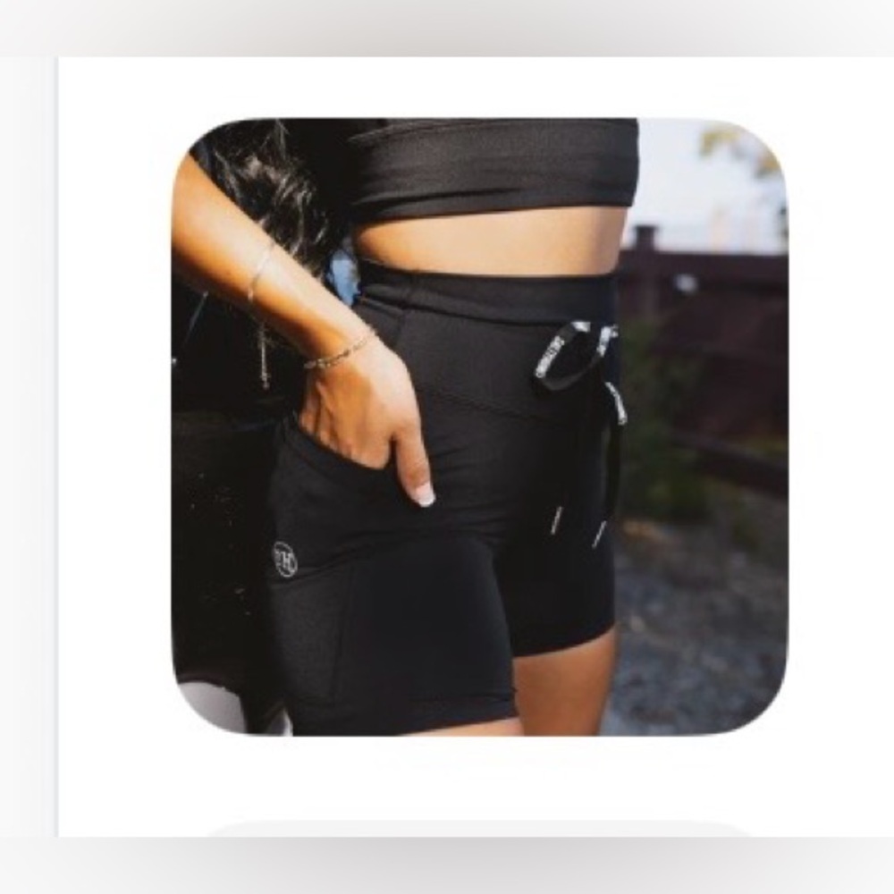 High-Waist Black Bike Shorts with Side Pockets